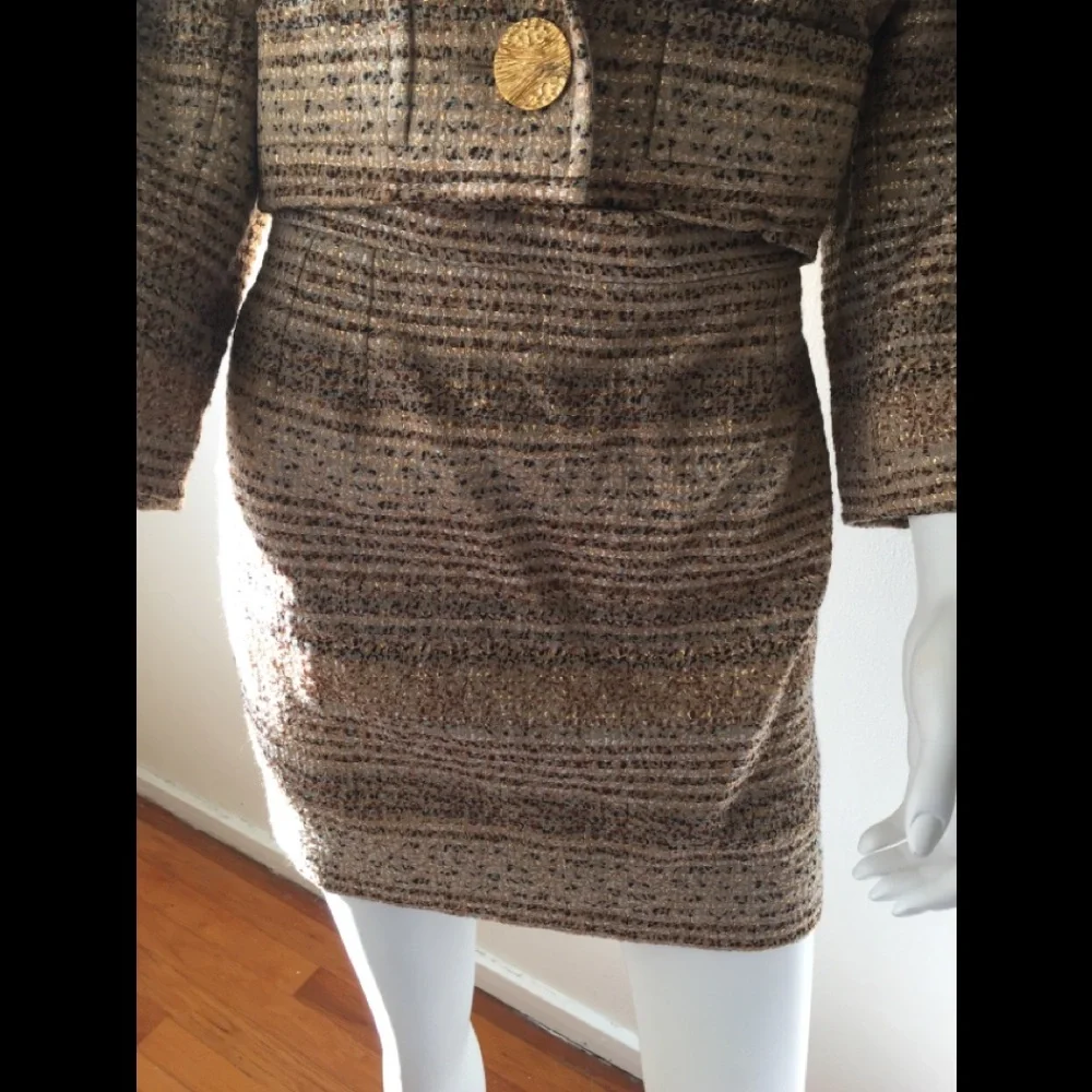 Pristine VTG YSL rive gauche mini skirt suit in earth tones w/bold gold buttons - Picture 3 of 16